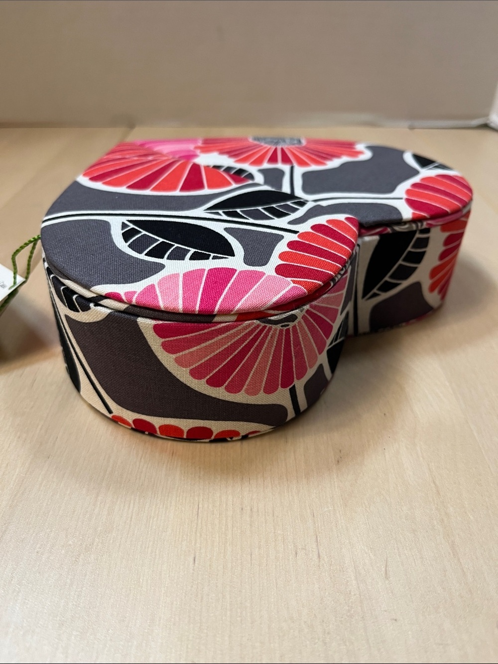 NWT - Vera Bradley Heart to Heart Jewelry Case in Cherry Blossoms 14635-170 - Picture 7 of 14